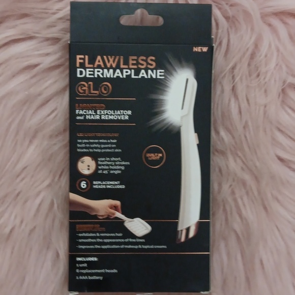 Brand New Flawless Dermaplane GLO FACIAL EXFOLIATOR - Picture 2 of 4